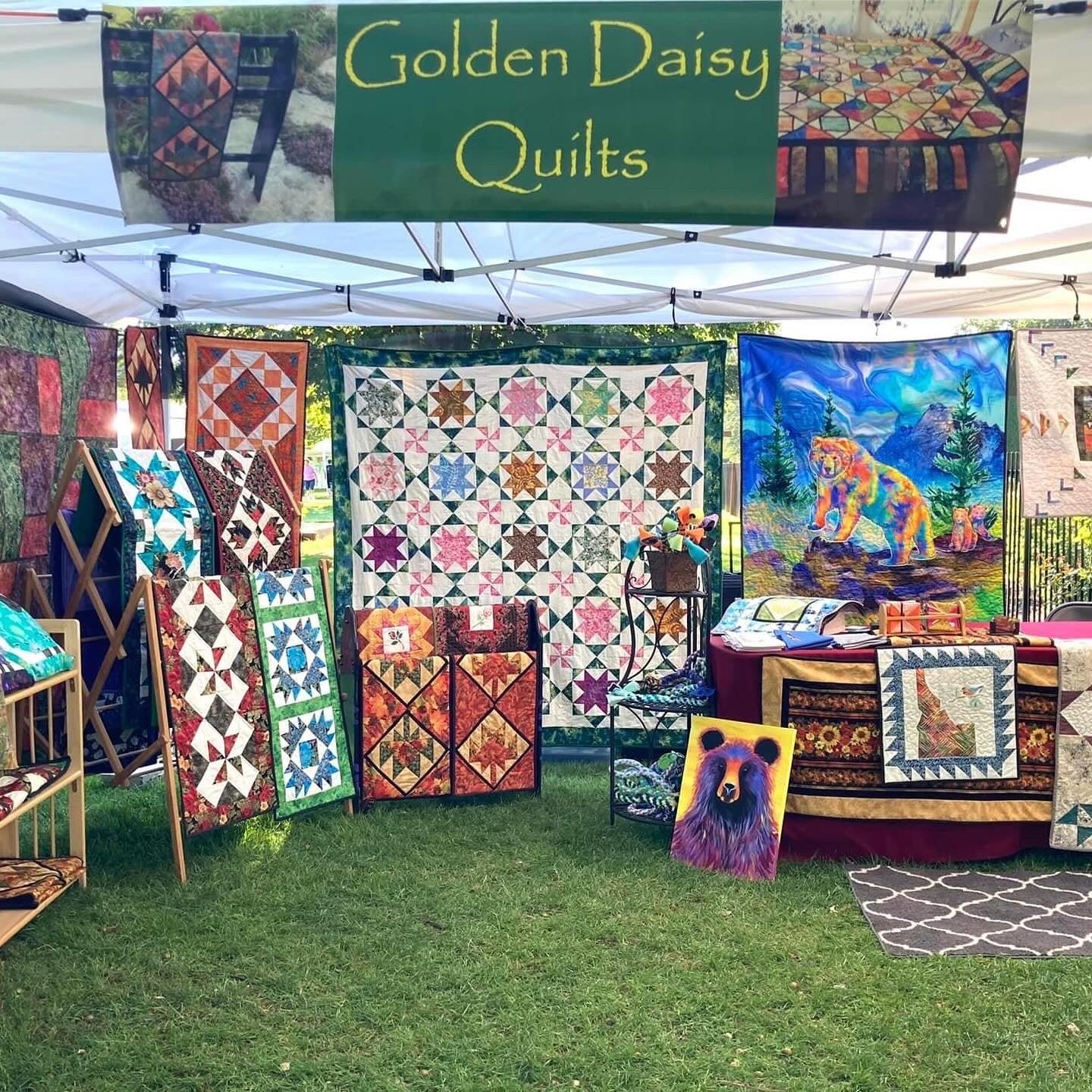 Golden Daisy Quilts