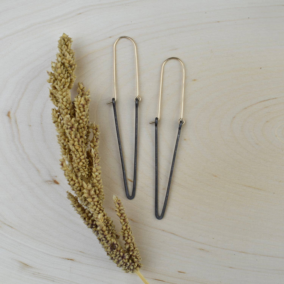 Dagger Hoops