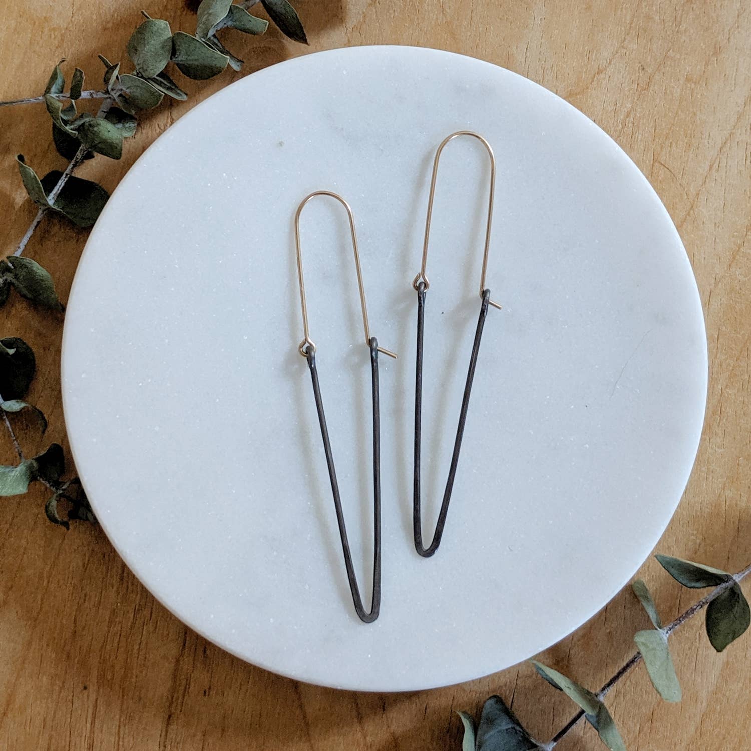 Dagger Hoops